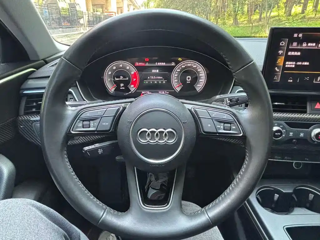 Audi A4L 2021 — фото 12