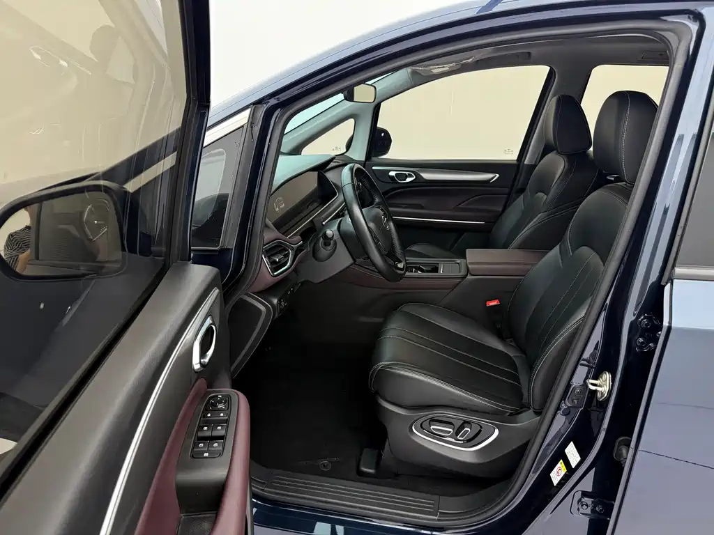 GAC Motor Trumpchi M6 2021 — фото 22
