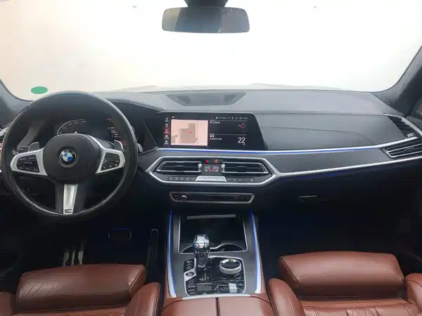BMW X7 2021