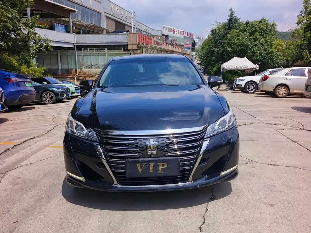 Toyota Crown 2018 — фото 2