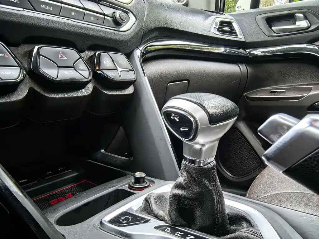 GAC Trumpchi GS4 2015 — фото 22