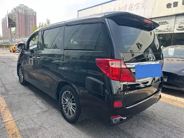 Toyota Alphard 2014