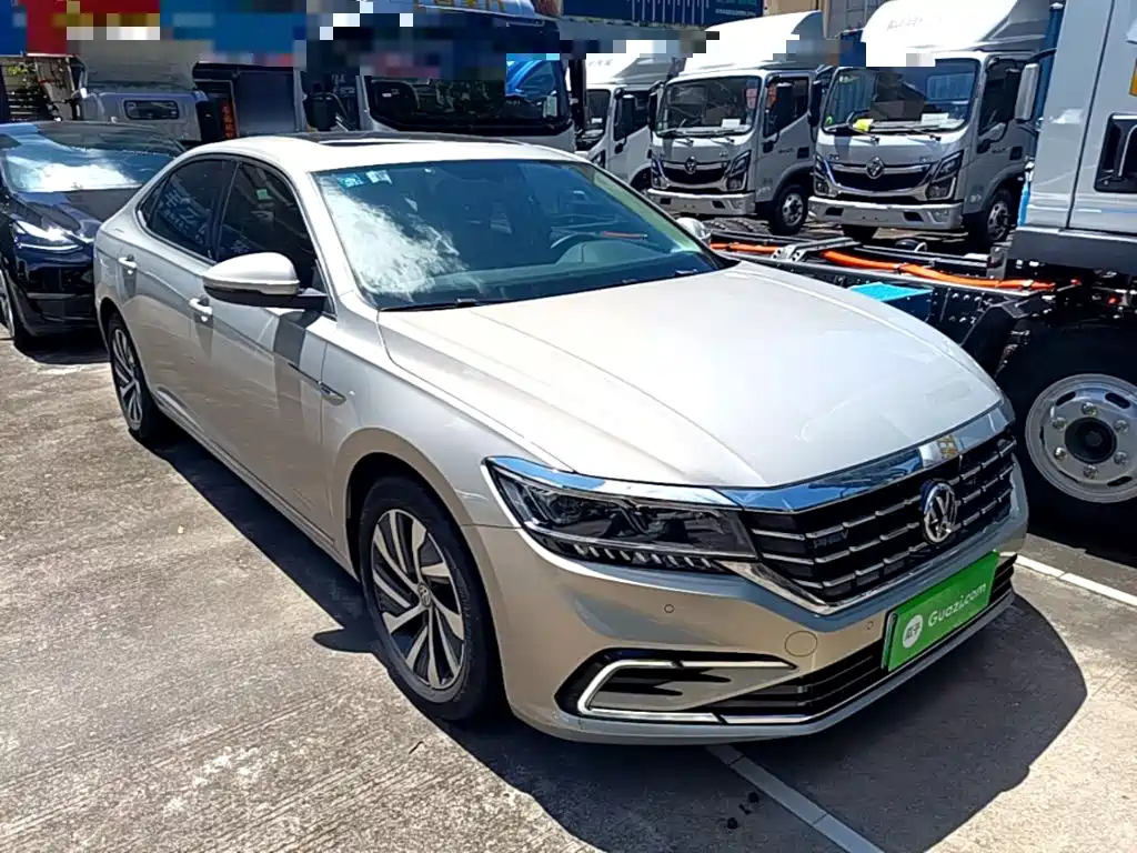 Volkswagen Passat Plug-In Hybrid 2020 — фото 22