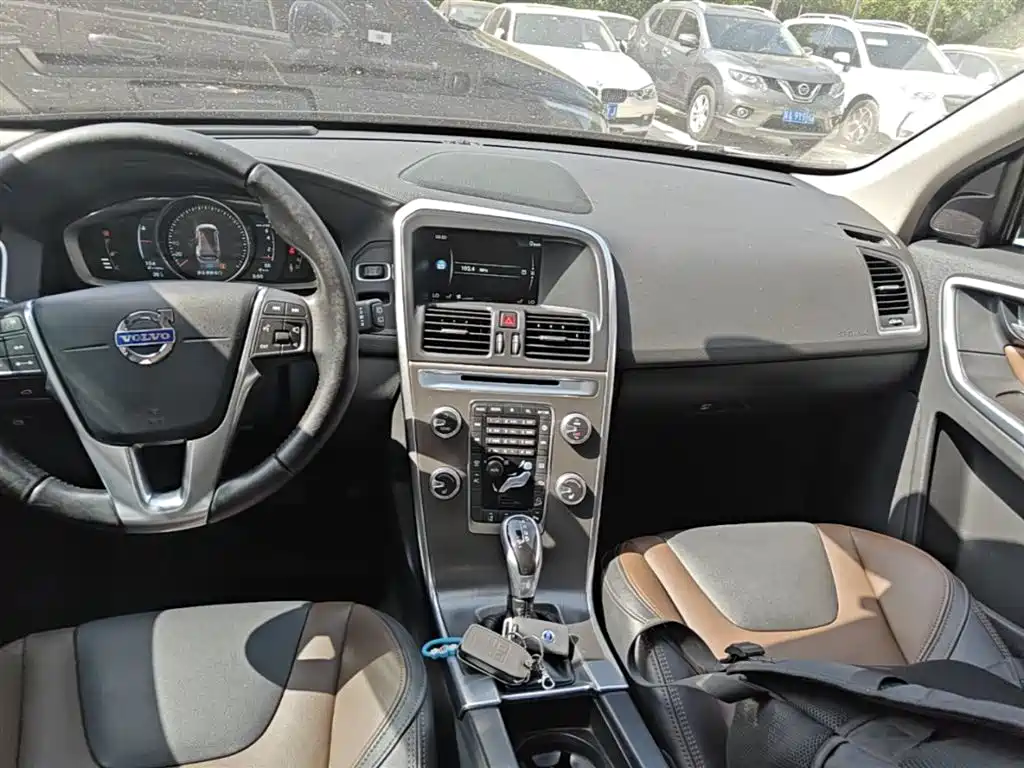 Volvo XC60 2015 — фото 13