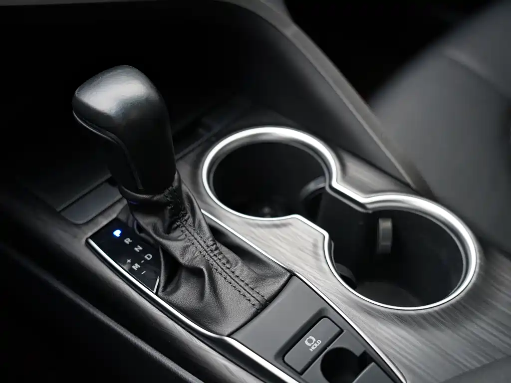 Toyota Camry 2021 — фото 13