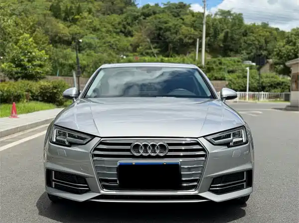 Audi A4L 2018