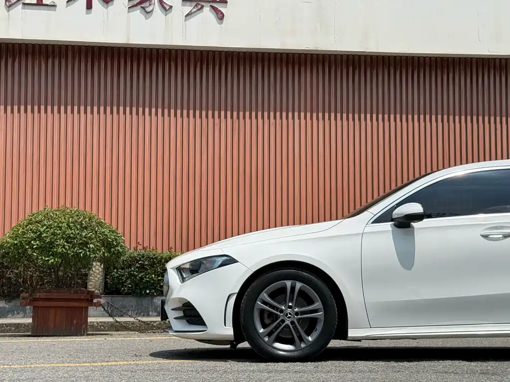Mercedes-Benz A-Class 2021 — фото 3