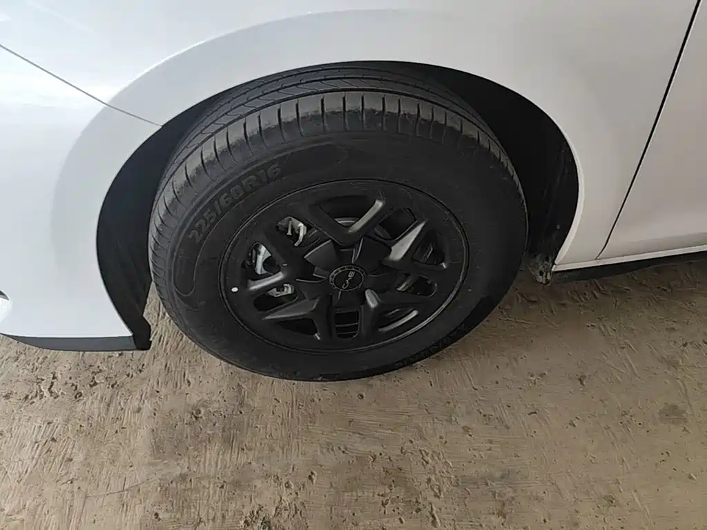 BYD Seal 05 DM-i 2026 — фото 25