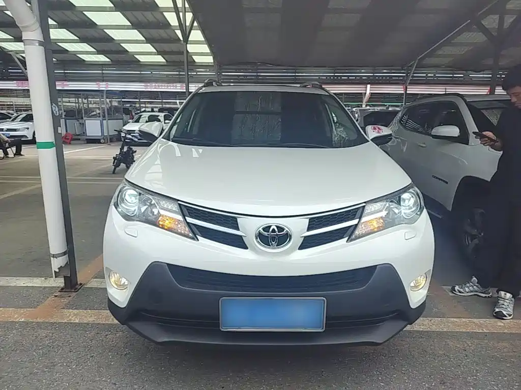 Toyota RAV4 2015