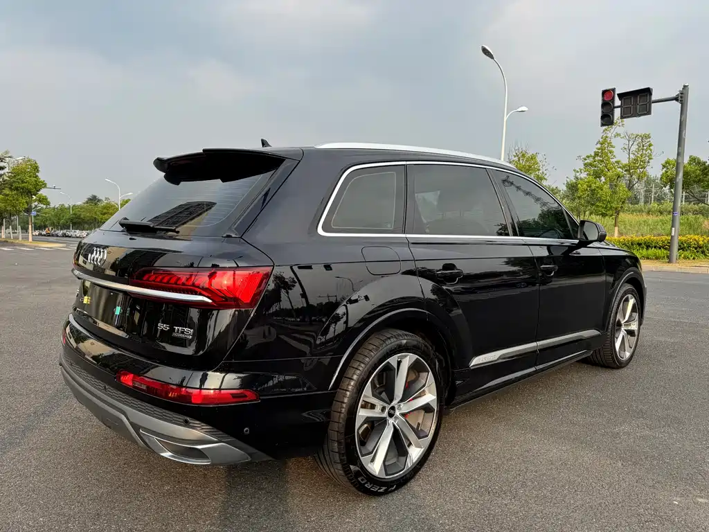 Audi Q7 2021 — фото 15