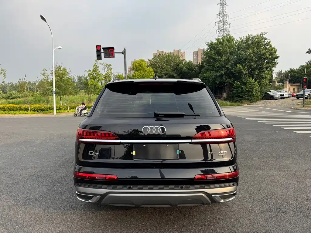 Audi Q7 2021 — фото 16