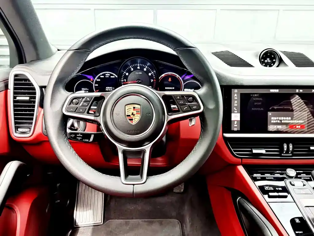 Porsche Cayenne 2020 — фото 10