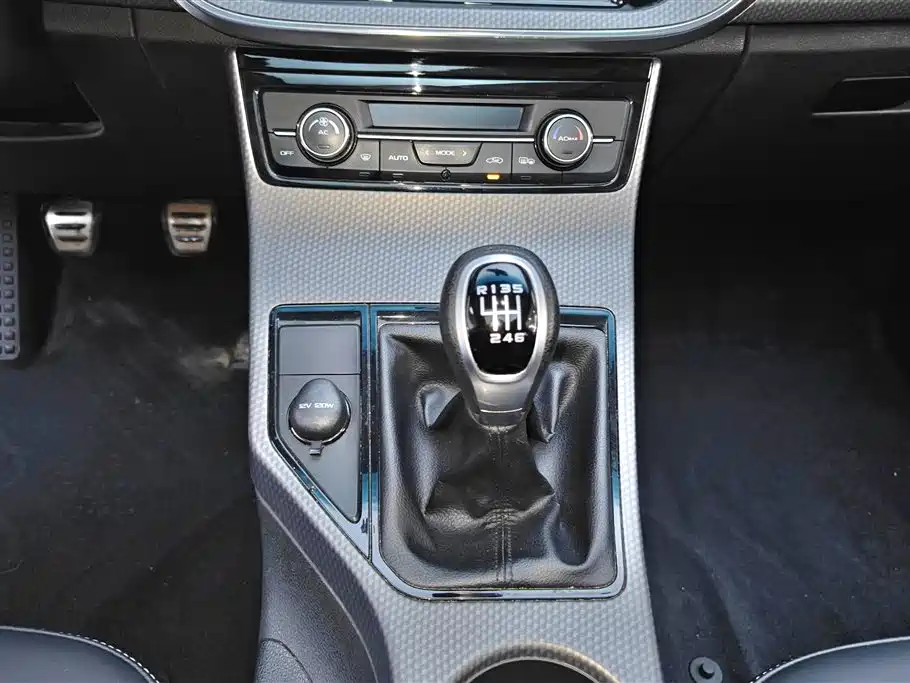 Geely Emgrand GS 2018 — фото 16