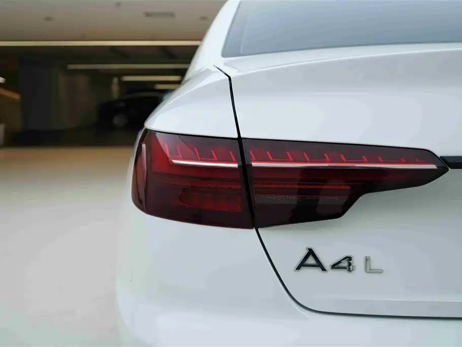 Audi A4L 2023 — фото 16