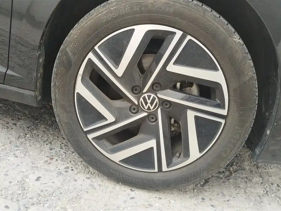 Volkswagen Sagitar 2024