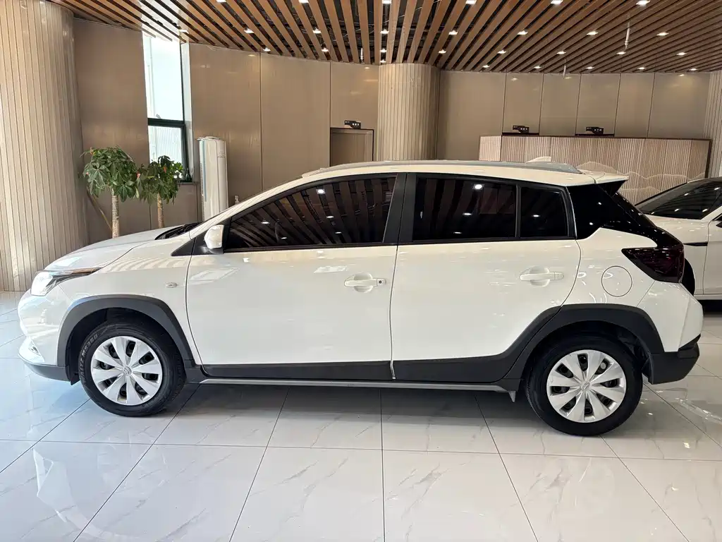 Toyota Yaris L 2022