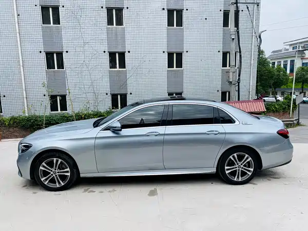 Mercedes-Benz E-Class 2022