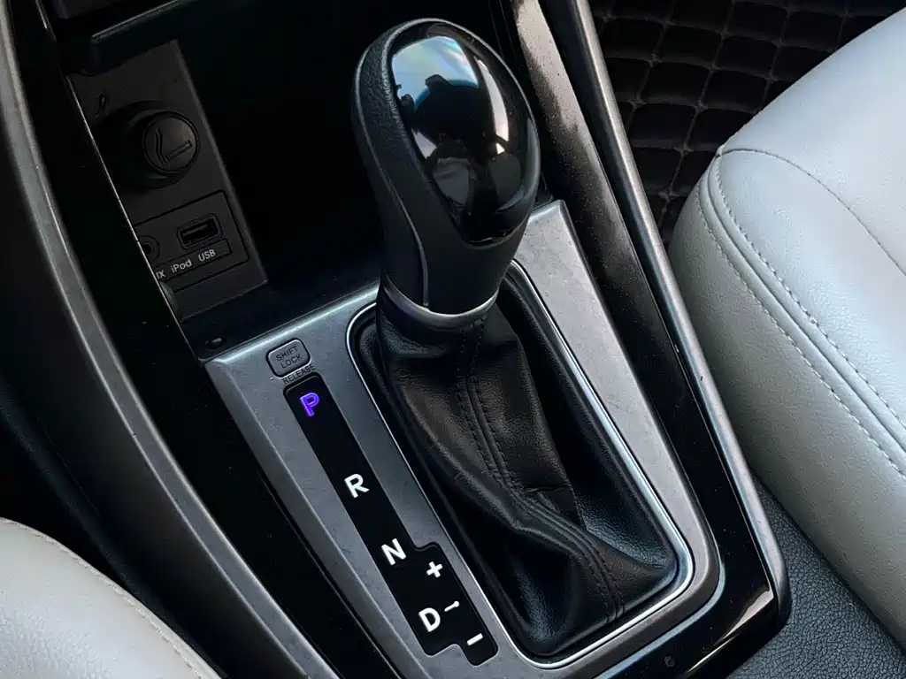 Hyundai Elantra Langdong 2015 — фото 19