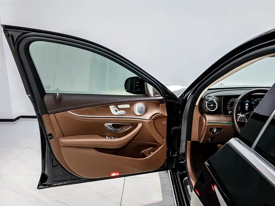 Mercedes-Benz E-Class 2021 — фото 8