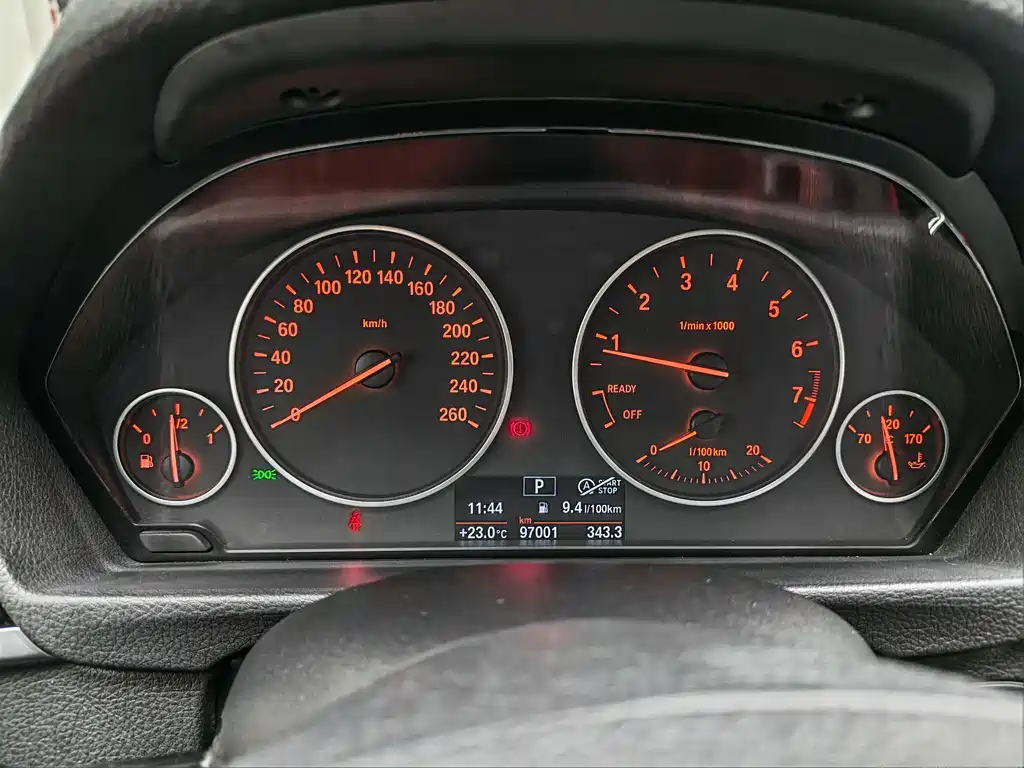 BMW 3 Series 2017 — фото 16