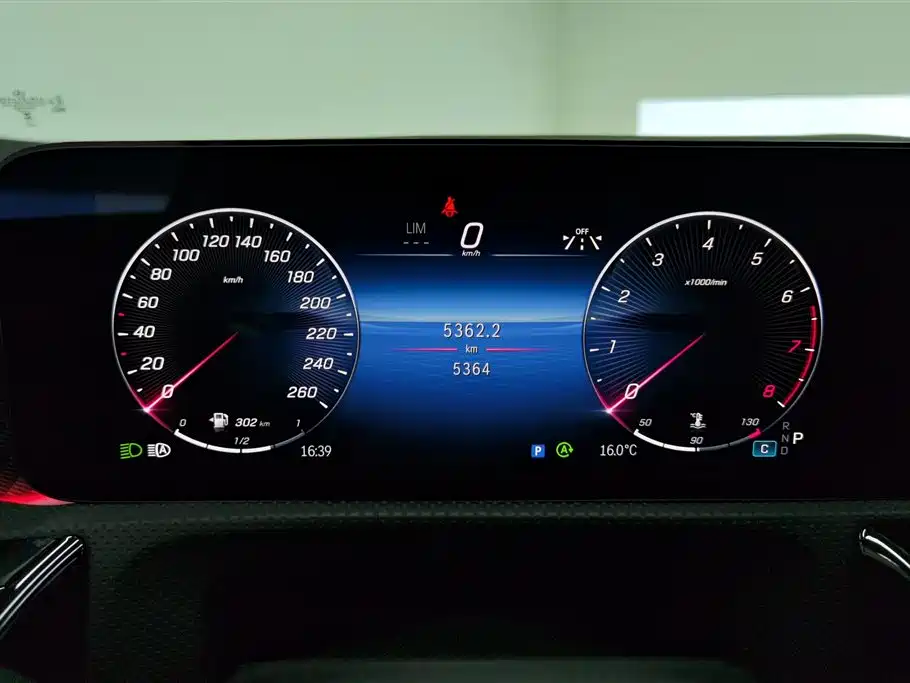 Mercedes-Benz A-Class 2024 — фото 14