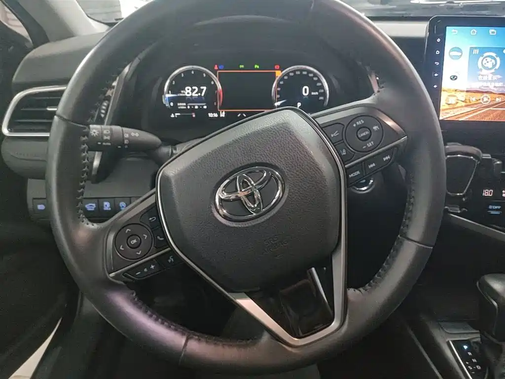 Toyota Camry 2023 — фото 11