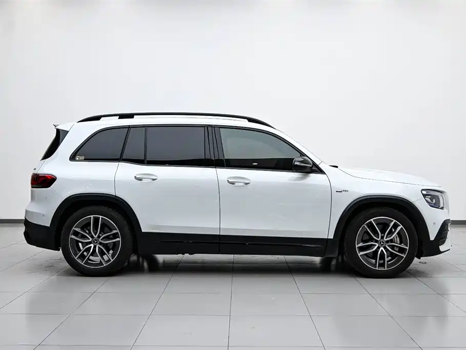 Mercedes-Benz GLB AMG 2023 — фото 6