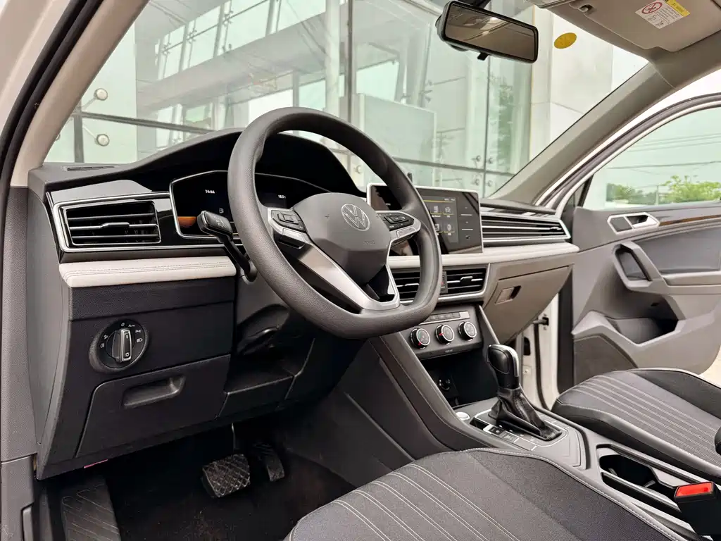 Volkswagen Tiguan L 2022 — фото 10