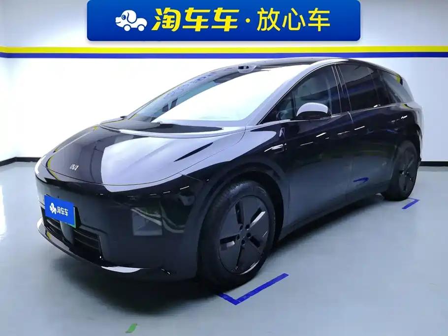 Li Auto i8 2025 — фото 1