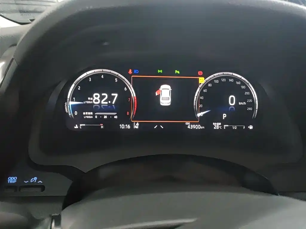 Toyota Camry 2023 — фото 12