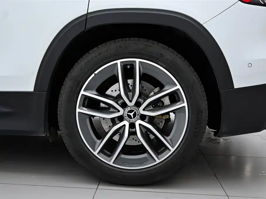 Mercedes-Benz GLB AMG 2023 — фото 35