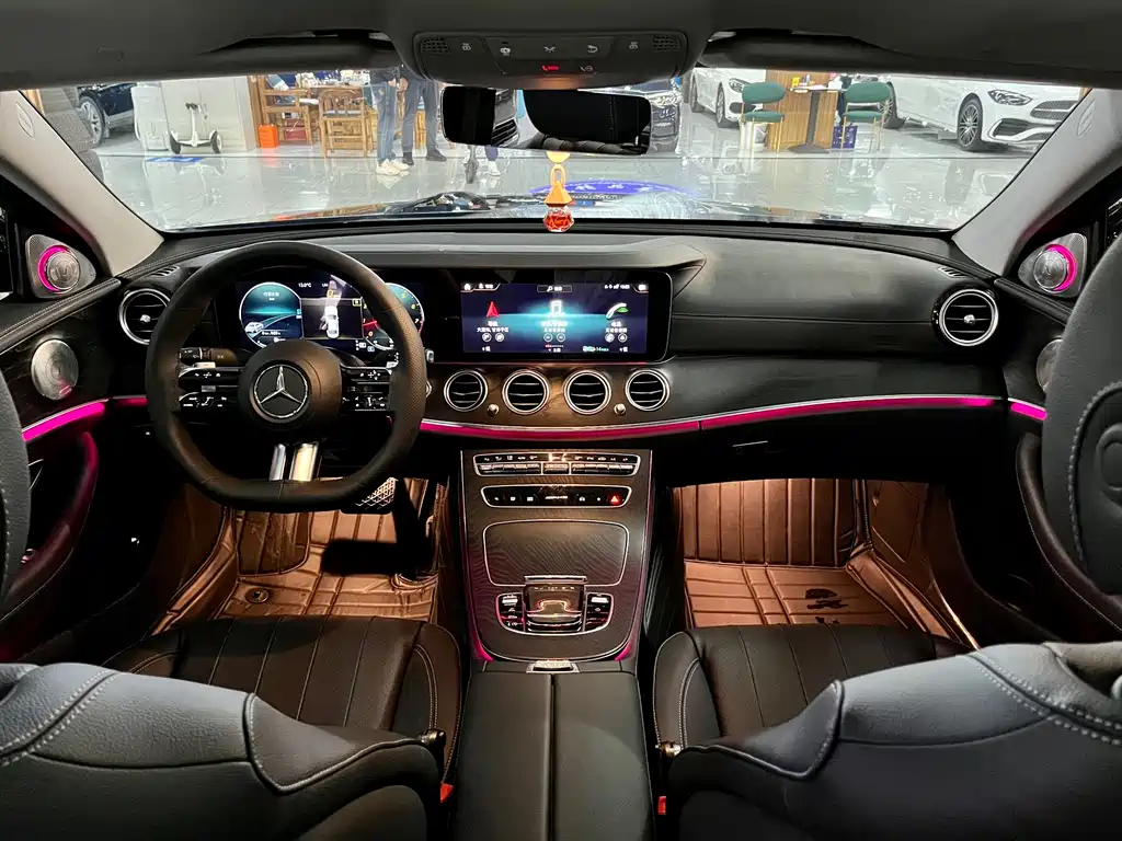 Mercedes-Benz E-Class 2022 — фото 12