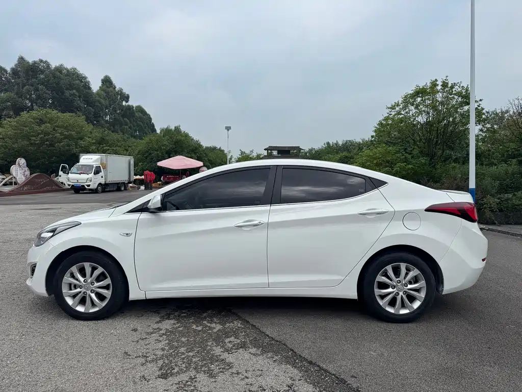 Hyundai Elantra Langdong 2017 — фото 4