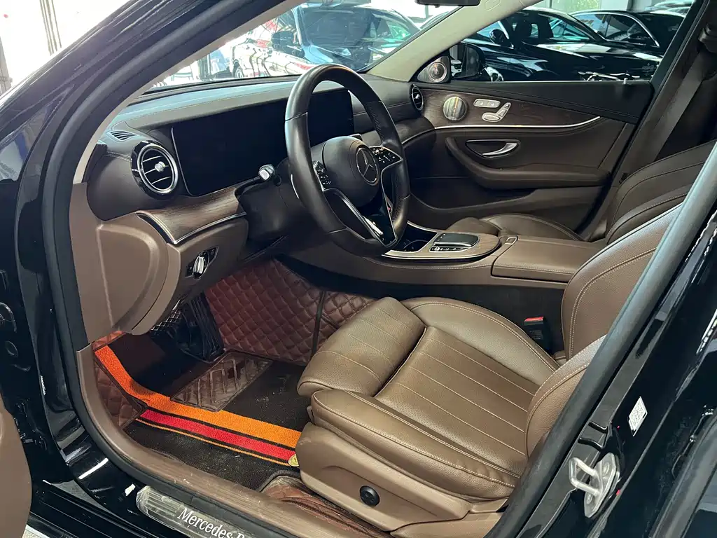 Mercedes-Benz E-Class 2023 — фото 4
