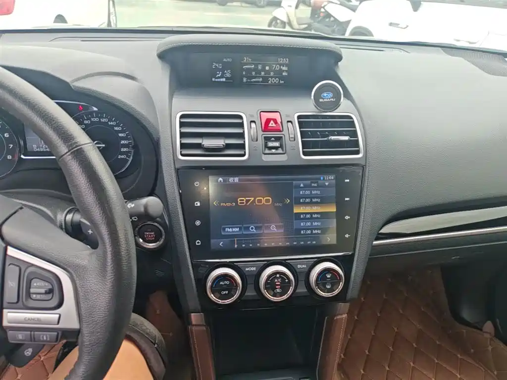 Subaru Forester 2017 — фото 13