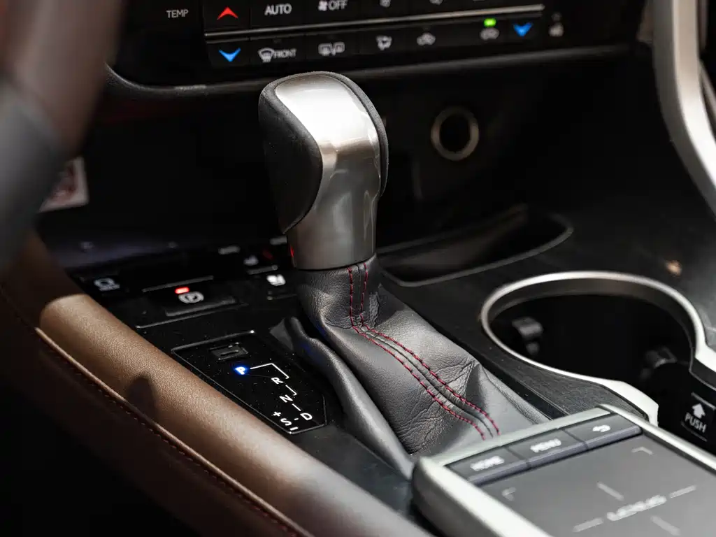 Lexus RX 2019 — фото 15