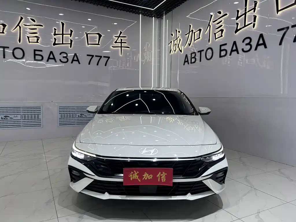 Hyundai Elantra 2024 — фото 2
