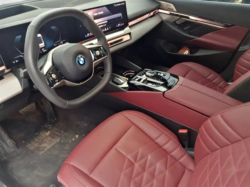 BMW i5 2025 — фото 8