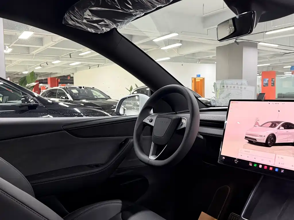 Tesla Model Y 2026 — фото 6