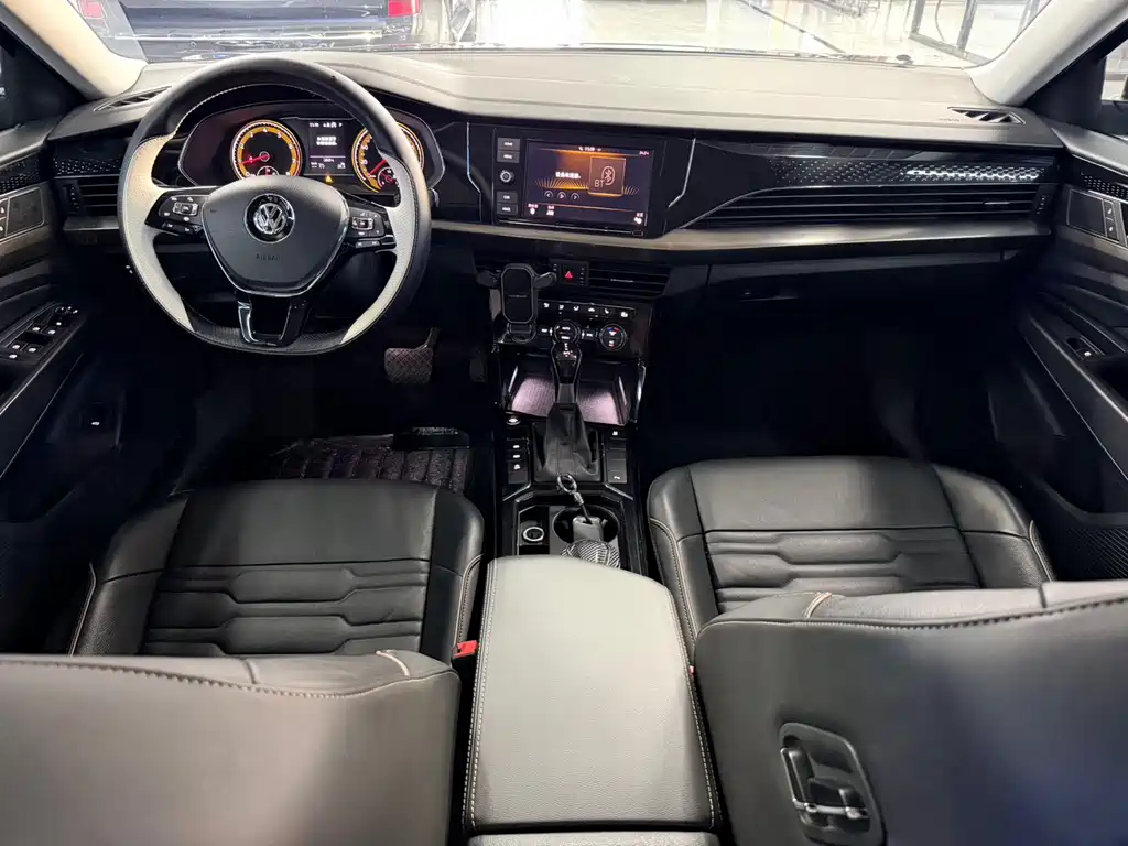 Volkswagen Passat 2019 — фото 13