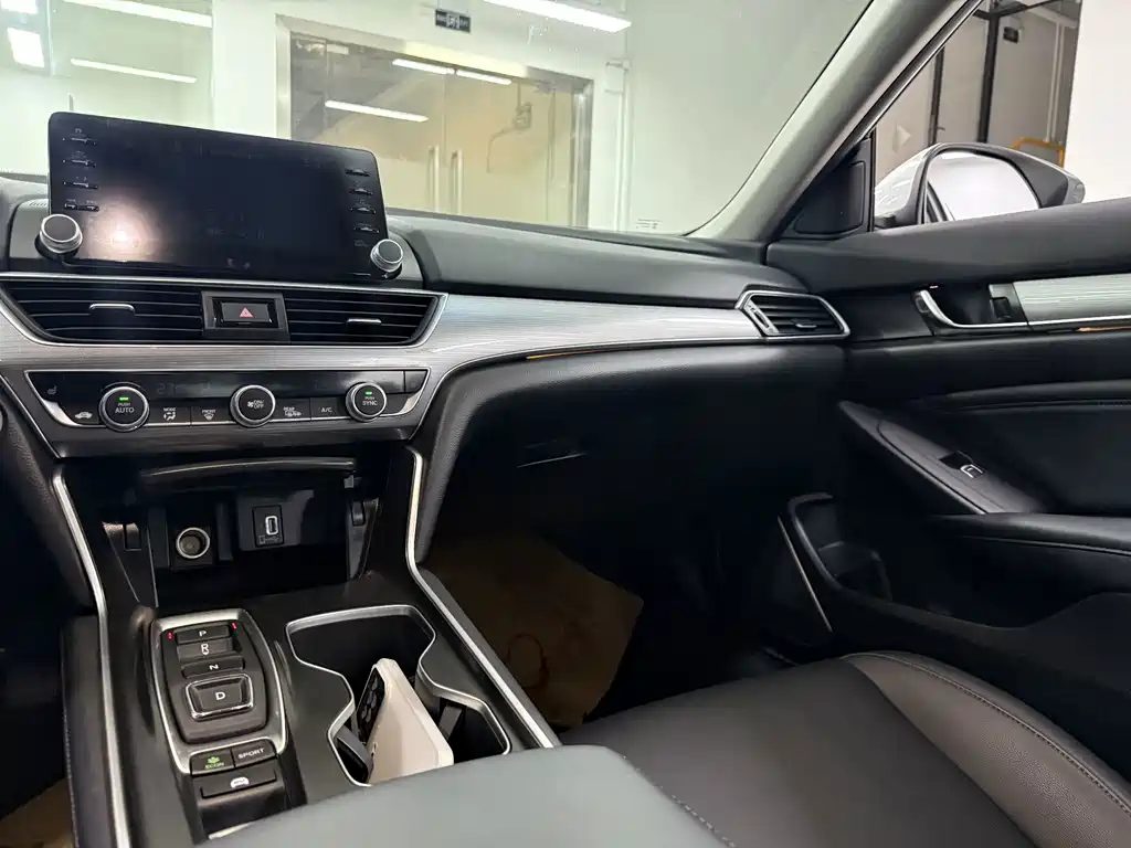 Honda Accord 2021 — фото 18