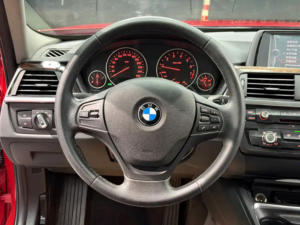 BMW 3 Series 2012 — фото 16