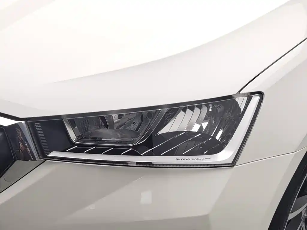 Skoda Rapid Spaceback 2021 — фото 7