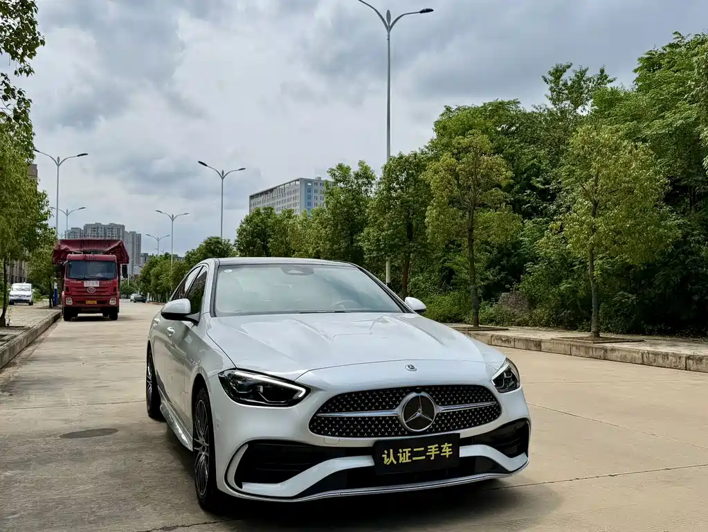 Mercedes-Benz C-Class 2024