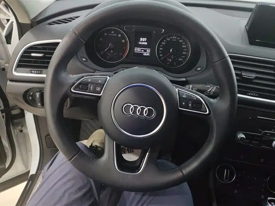 Audi Q3 2018 — фото 15
