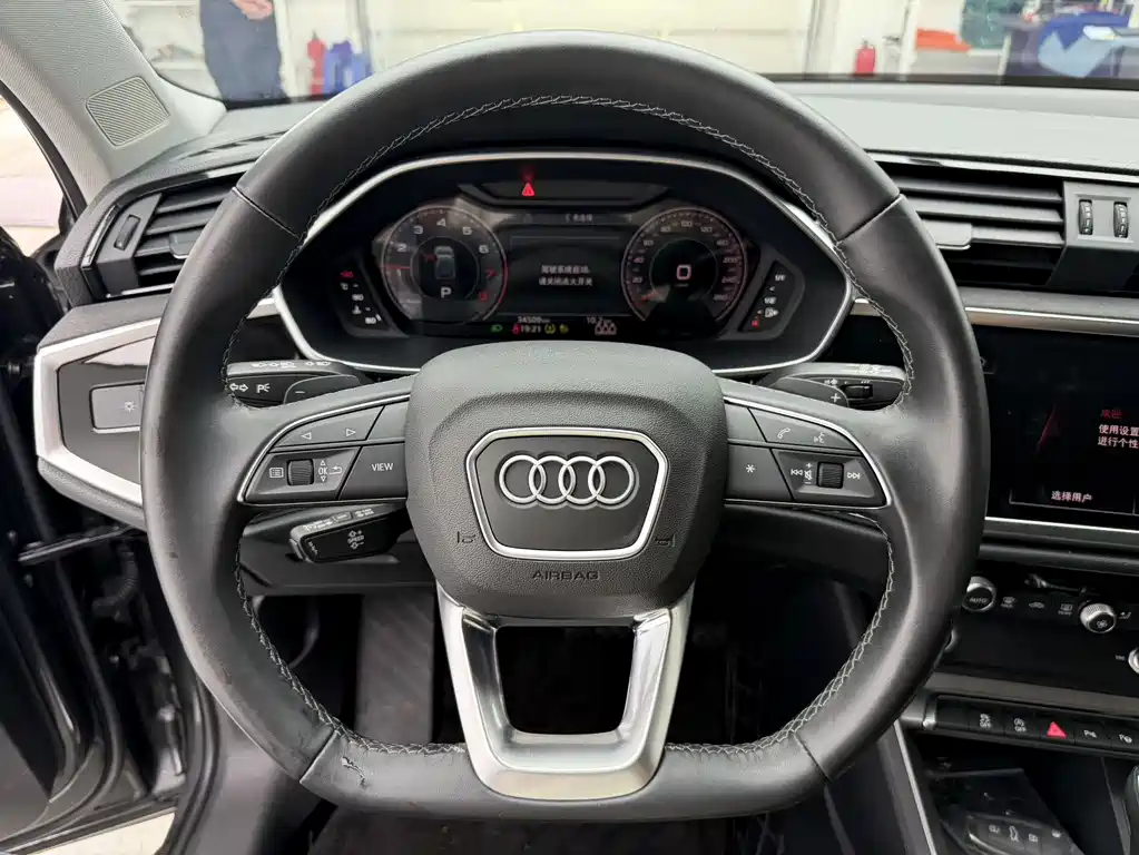 Audi Q3 2023 — фото 11