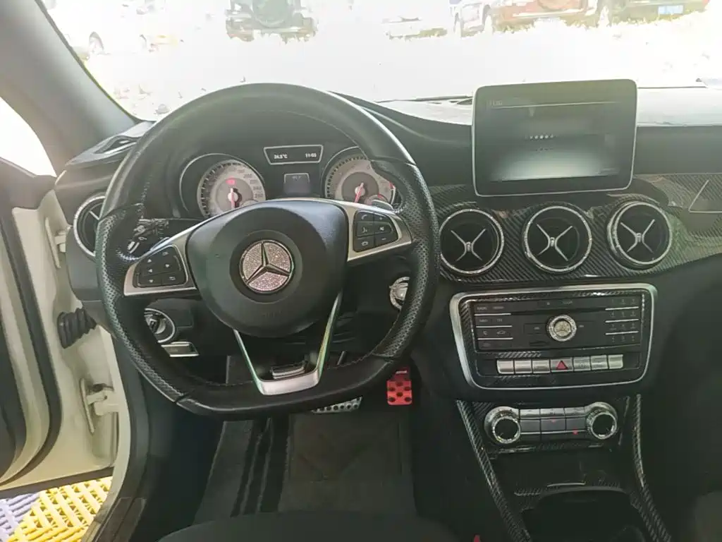 Mercedes-Benz CLA 2015 — фото 10