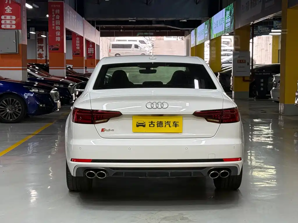 Audi A4L 2019