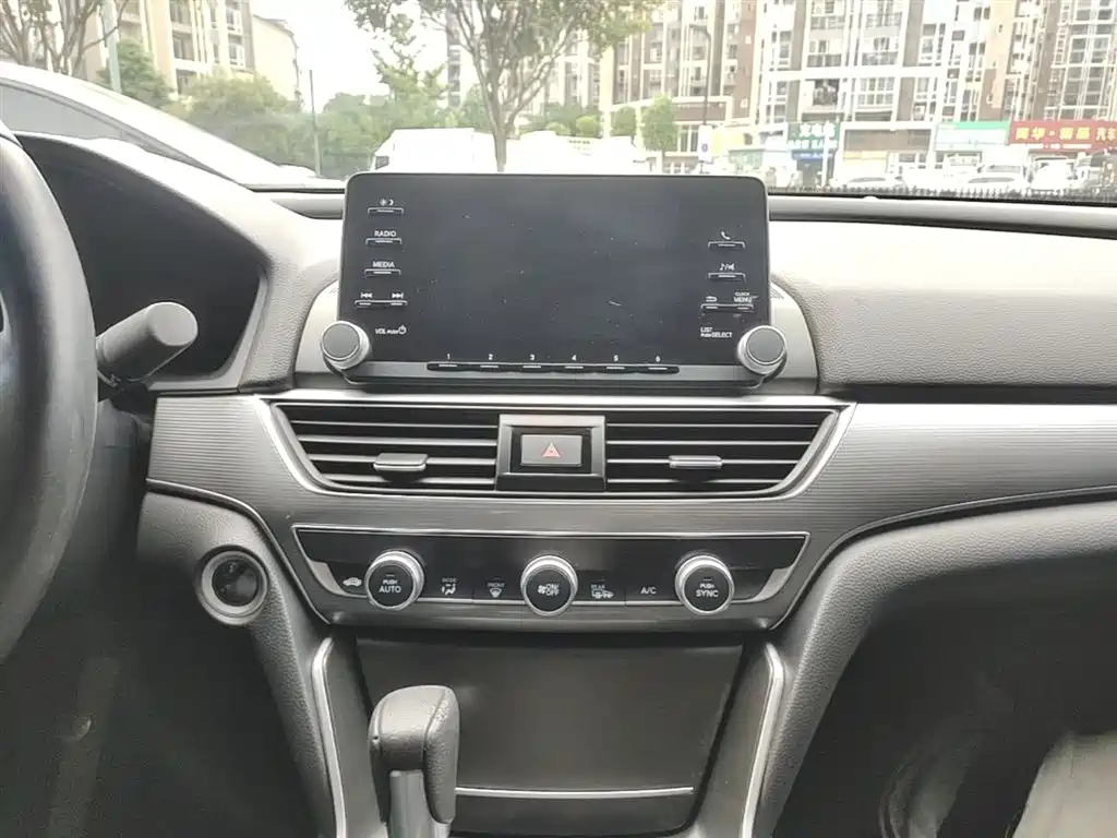 Honda Accord 2019 — фото 13