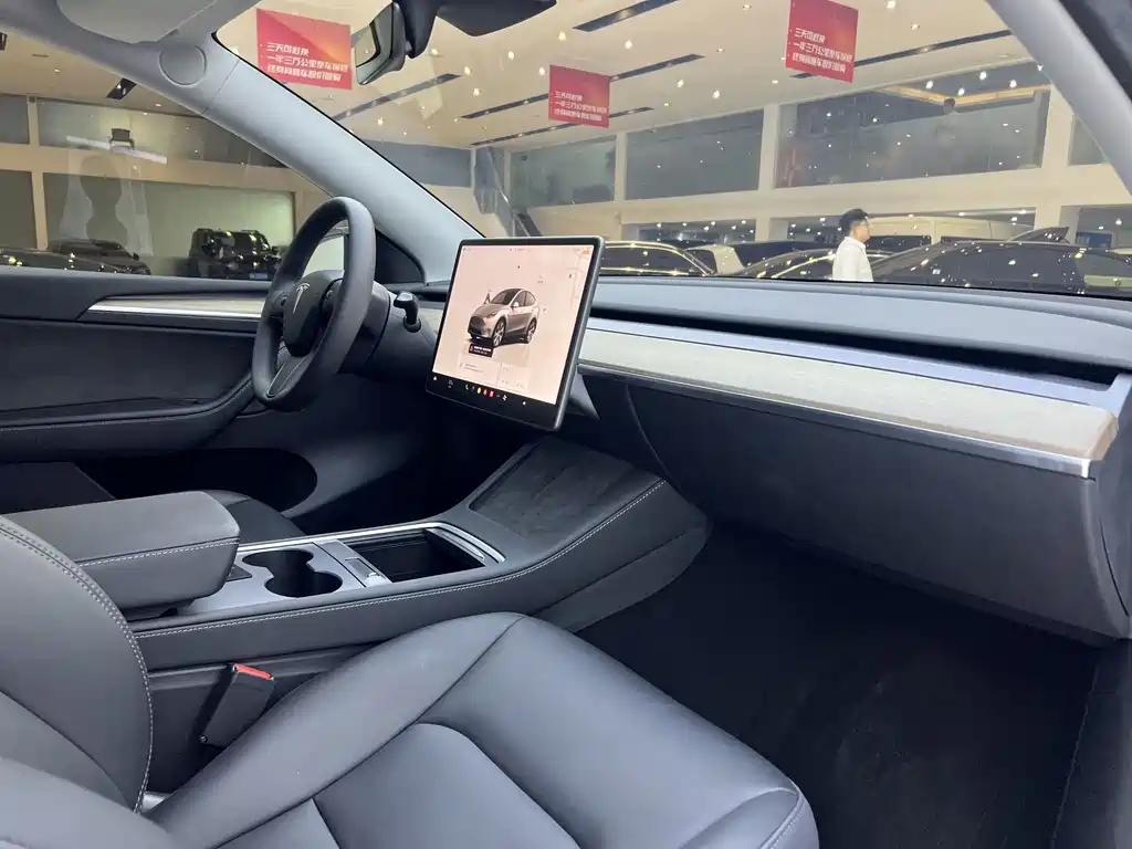 Tesla Model Y 2023 — фото 17